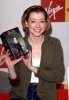 IMG/jpg/alyson-hannigan-picadilly-HQ-0750-2.jpg