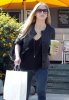 IMG/jpg/sarah-michelle-gellar-lunch-and-lemonade-beverly-hills-october-7-201 (...)