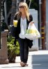 IMG/jpg/sarah-michelle-gellar-out-for-lunch-brentwood-paparazzi-mq-12.jpg