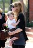 IMG/jpg/sarah-michelle-gellar-out-for-lunch-los-angeles-june-22-2010-paparaz (...)