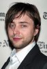 IMG/jpg/vincent-kartheiser-2008-new-york-times-arts-leisure-week-hq-01-1500. (...)