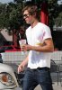 IMG/jpg/zac-efron-out-and-about-september-8-2008-paparazzi-gq-01.jpg