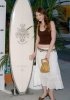 IMG/jpg/michelle-trachtenberg-james-perse-malibu-store-opening-mq-31.jpg