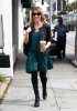 IMG/jpg/sarah-michelle-gellar-leaving-starbucks-beverly-hills-february-26-20 (...)