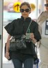 IMG/jpg/sarah-michelle-gellar-vancouver-airport-paparazzi-hq-05-1500.jpg