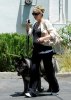 IMG/jpg/sarah-michelle-gellar-mom-dog-july-3-2009-paparazzi-hq-15.jpg