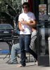 IMG/jpg/zac-efron-out-and-about-september-8-2008-paparazzi-gq-03.jpg