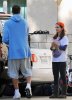 IMG/jpg/eliza-dushku-boyfriend-working-on-her-car-november-14-2009-paparazzi (...)