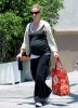 IMG/jpg/sarah-michelle-gellar-mom-dog-july-3-2009-paparazzi-hq-02.jpg