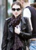 IMG/jpg/michelle-trachtenberg-shopping-with-friends-october-11-2009-paparazz (...)