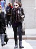 IMG/jpg/michelle-trachtenberg-shopping-with-friends-october-11-2009-paparazz (...)