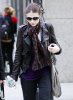 IMG/jpg/michelle-trachtenberg-shopping-with-friends-october-11-2009-paparazz (...)