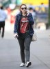 IMG/jpg/michelle-trachtenberg-smoking-out-in-new-york-july-7-2009-paparazzi- (...)