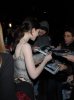 IMG/jpg/michelle-trachtenberg-signing-autographs-outside-hyde-night-club-hq- (...)