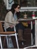 IMG/jpg/michelle-trachtenberg-drinking-smoking-with-friend-paparazzi-gq-05.j (...)