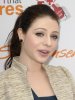 IMG/jpg/michelle-trachtenberg-sally-hansen-manicures-charity-event-hq-02.jpg (...)