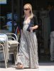IMG/jpg/sarah-michelle-gellar-taking-tyson-to-the-vet-july-30-2009-paparazzi (...)