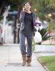 IMG/jpg/alyson-hannigan-out-and-about-santa-monica-october-20-2008-paparazzi (...)