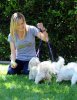 IMG/jpg/julie-benz-with-dogs-august-13-2010-paparazzi-07.jpg