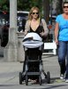 IMG/jpg/sarah-michelle-gellar-charlotte-grace-friend-brentwood-paparazzi-gq- (...)