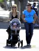 IMG/jpg/sarah-michelle-gellar-charlotte-grace-friend-brentwood-paparazzi-gq- (...)