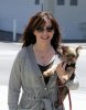 IMG/jpg/alyson-hannigan-with-dog-brentwood-county-mart-june-21-2009-paparazz (...)