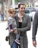 IMG/jpg/alyson-hannigan-family-shopping-october-16-2010-paparazzi-gq-03.jpg