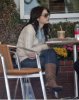 IMG/jpg/michelle-trachtenberg-drinking-smoking-with-friend-paparazzi-gq-01.j (...)