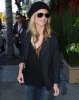 IMG/jpg/sarah-michelle-gellar-barneys-neiman-marcus-christmas-shopping-decem (...)