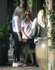 IMG/jpg/sarah-michelle-gellar-out-of-coffee-shop-january-20-2009-paparazzi-h (...)