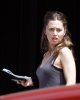 IMG/jpg/eliza-dushku-dollhouse-tv-series-2x03-on-the-set-paparazzi-hq-01.jpg (...)