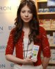 IMG/jpg/michelle-trachtenberg-park-hyatt-luxury-lounge-toronto-festival-mq-0 (...)