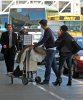 IMG/jpg/sarah-michelle-gellar-lax-airport-los-angeles-paparazzi-hq-04-1500.j (...)