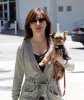 IMG/jpg/alyson-hannigan-with-dog-brentwood-county-mart-june-21-2009-paparazz (...)