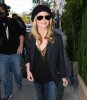 IMG/jpg/sarah-michelle-gellar-barneys-neiman-marcus-christmas-shopping-decem (...)